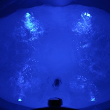 Foto Farblichtbeleuchtung für Badewannen